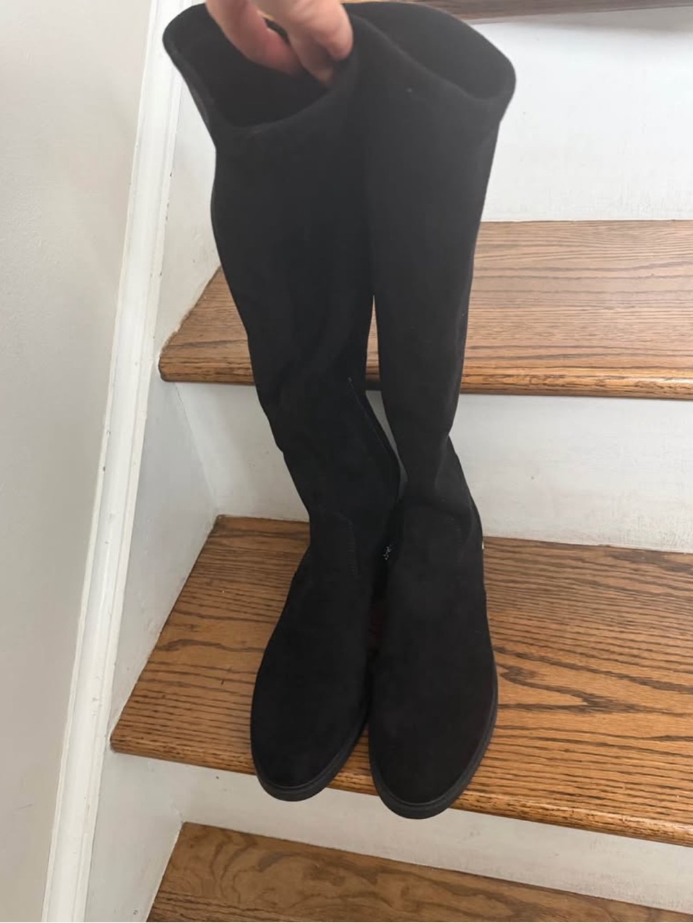 Brand Nee Kenneth Cole black suede boots